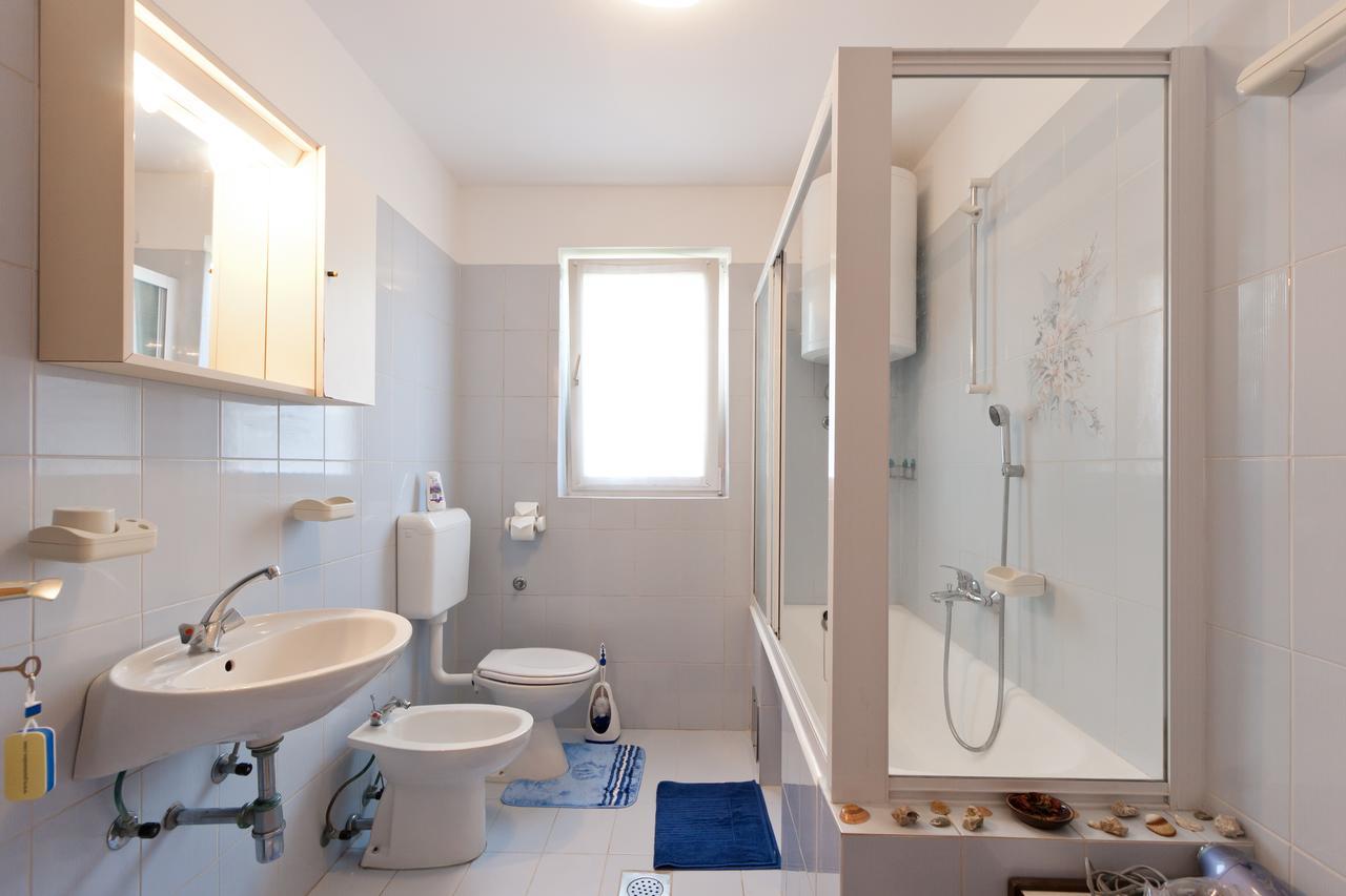 Apartments Neda Пореч Екстериор снимка